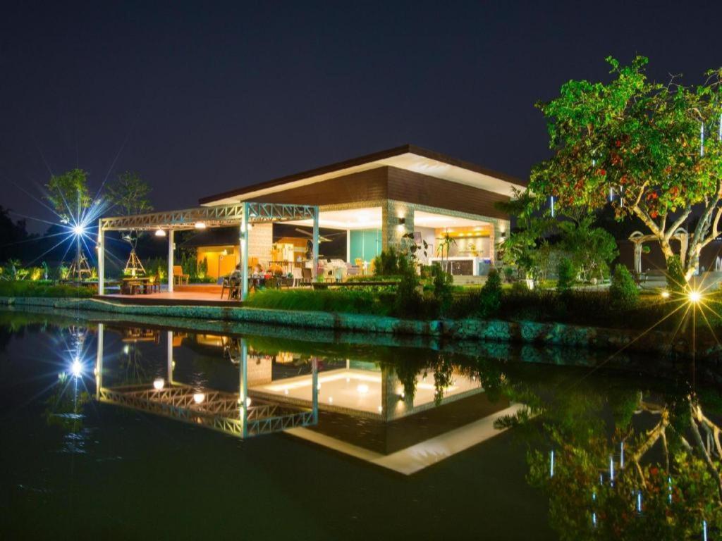 Bua Tara Resort Nong Prue Exteriör bild
