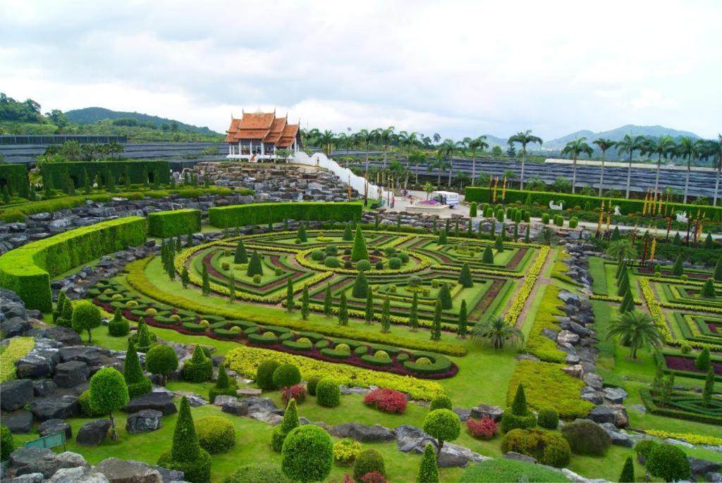 Bua Tara Resort Nong Prue Exteriör bild