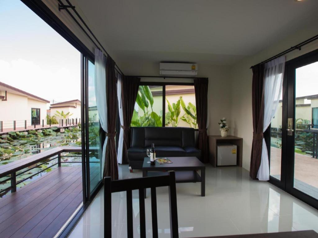 Bua Tara Resort Nong Prue Exteriör bild