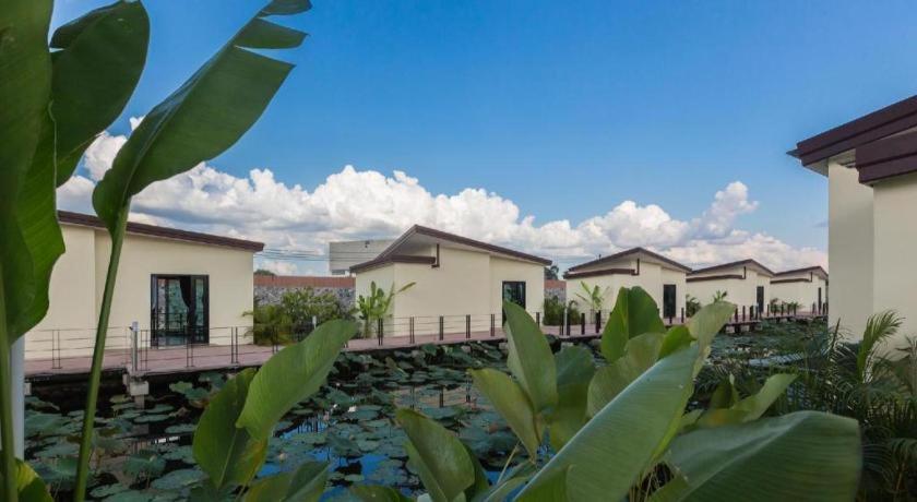 Bua Tara Resort Nong Prue Exteriör bild