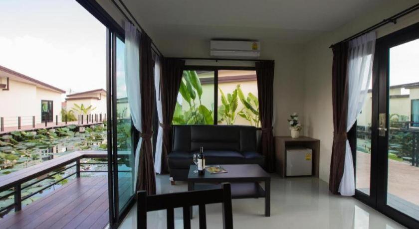 Bua Tara Resort Nong Prue Exteriör bild