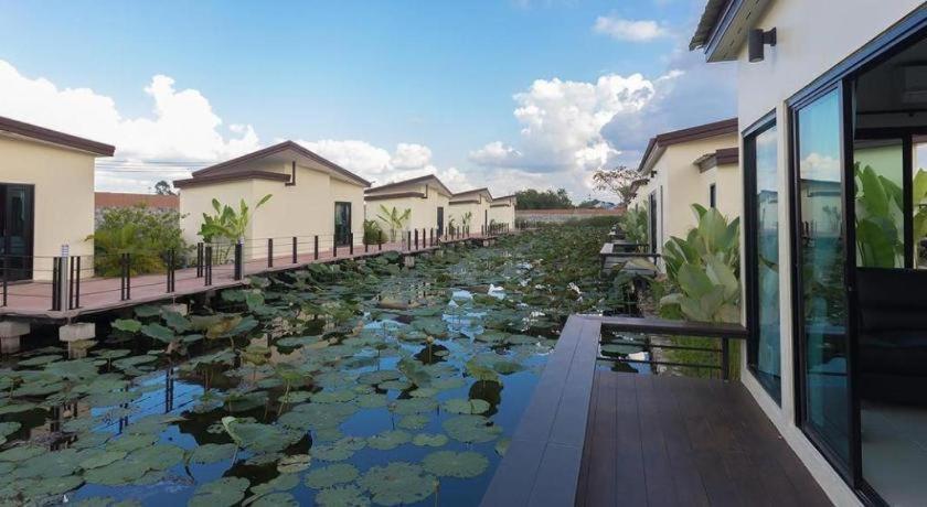 Bua Tara Resort Nong Prue Exteriör bild